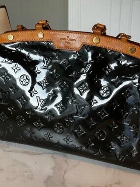 Louis Vuitton Monogram Vernis Brea MM in Grand Bleu